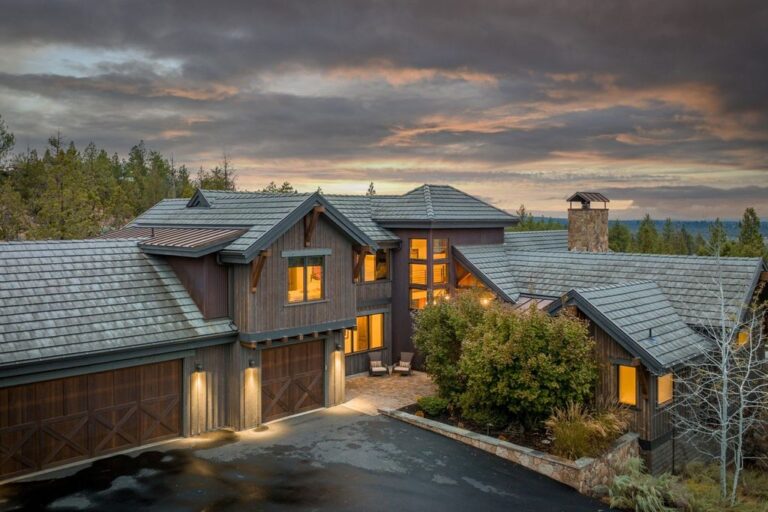 Tranquil Bend, Oregon Home Nestled for $2.645 Million, Embracing Serenity and Mountain Vistas
