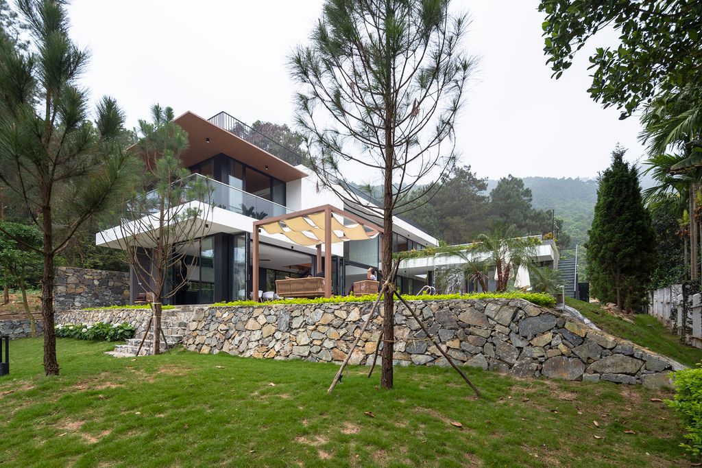 U-Space Villa Tam Dao, a Nature-Integrated Retreat by Idee Architects