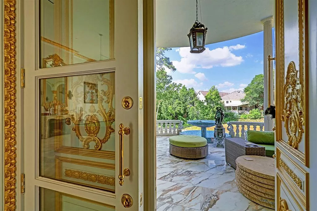 Journey into Grandeur: A 6BR/8BA Home on 4.4 Acres in Houston, TX - Unparalleled Elegance at $8,500,000
