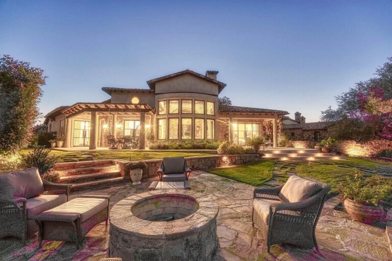 Spectacular Golfside Haven: 4-Bed Luxury Home in Horseshoe Bay, TX with Unmatched Features, Offered at $3,500,000