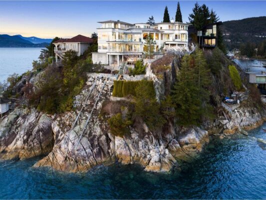 View of Incredible Waterfront Estate in Vancouver Aims for C$25,000,000