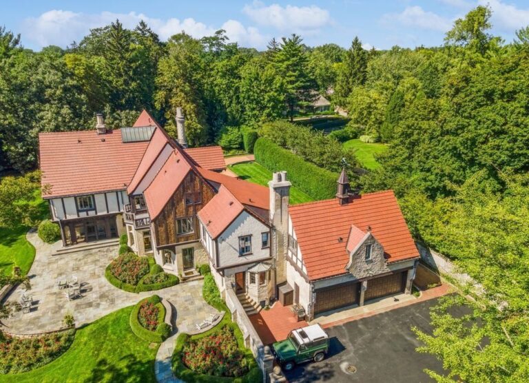 Architectural Masterpiece on 3.25 Manicured Acres: A Parklike Oasis in Illinois Offered at $7.9 Million