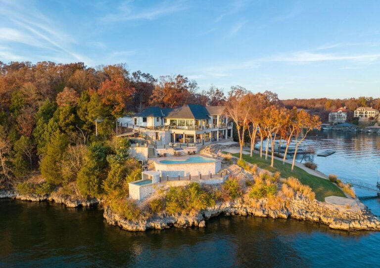 Exclusive Point Estate at the Lake of the Ozarks, Missouri Offered at $3.995 Million