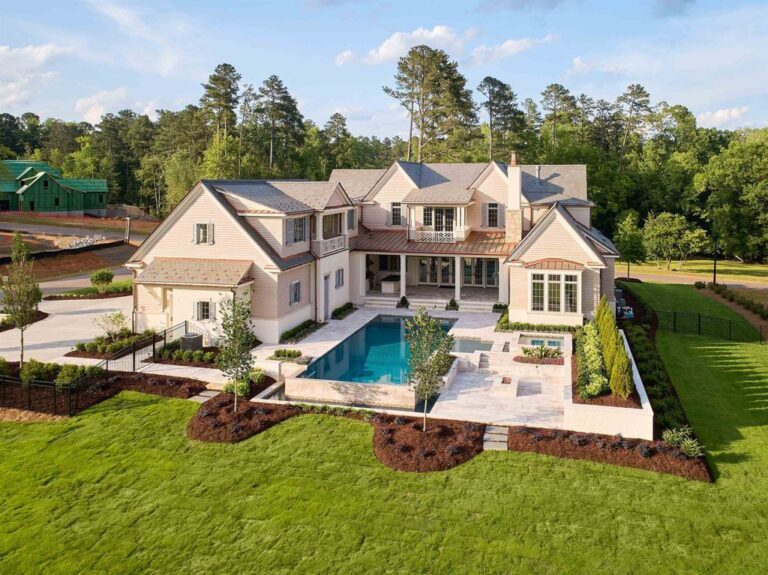 Explore Unmatched Luxury at the $5.225 Million Loyd Builders Estate in North Carolina