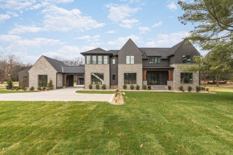 Exquisite Residence: A Symphony of Luxury and Elegance in Brentwood, Tennessee Offered at $4,999,994