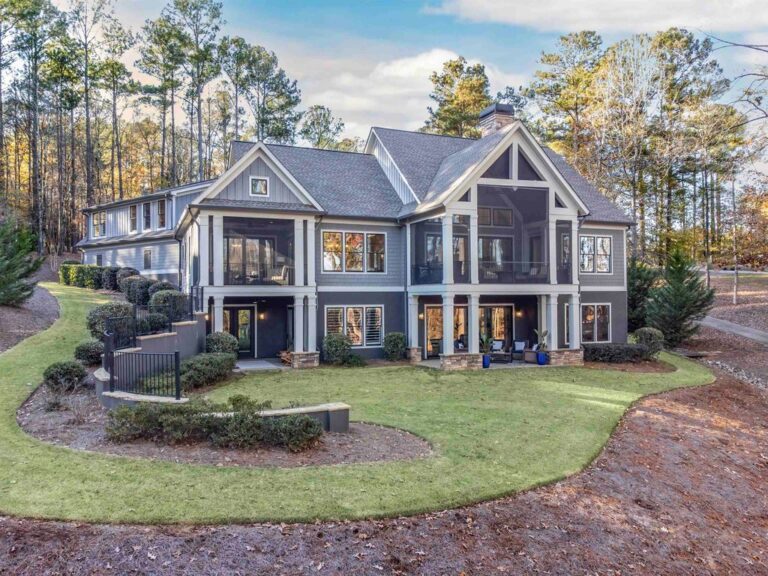 Lakefront Living: Extraordinary $2.9 Million Georgia Home with Year-Round Boating Bliss
