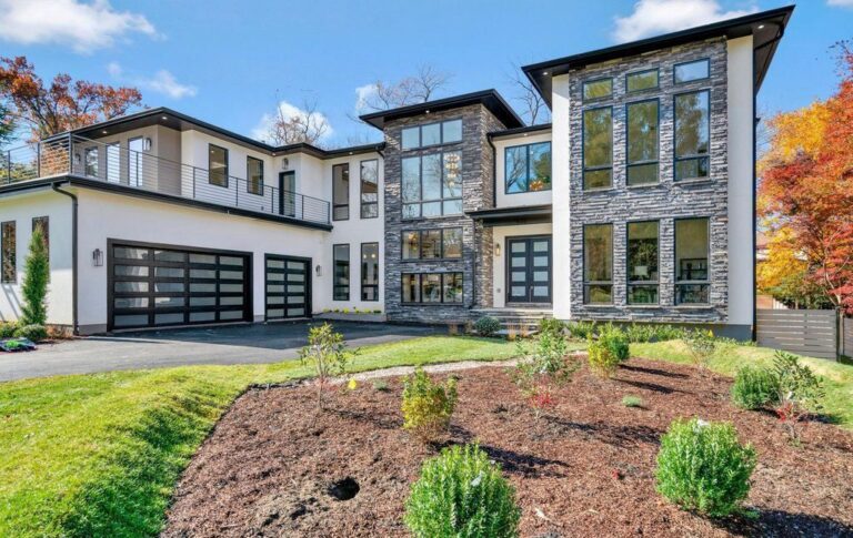 Modern Elegance Meets Open Spaces: A Spectacular Prairie Style Home in McLean, Offered at $4,299,999