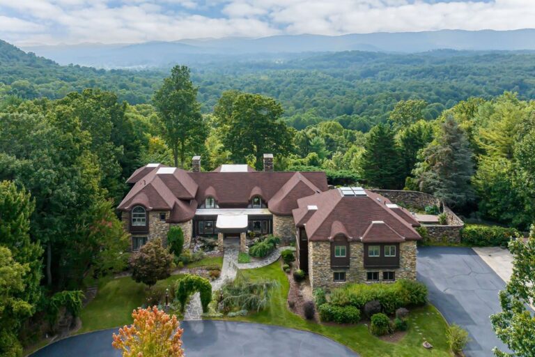 Mountain Majesty: A Masterpiece of Craftsmanship and Luxury in Hendersonville at $7.75 Million