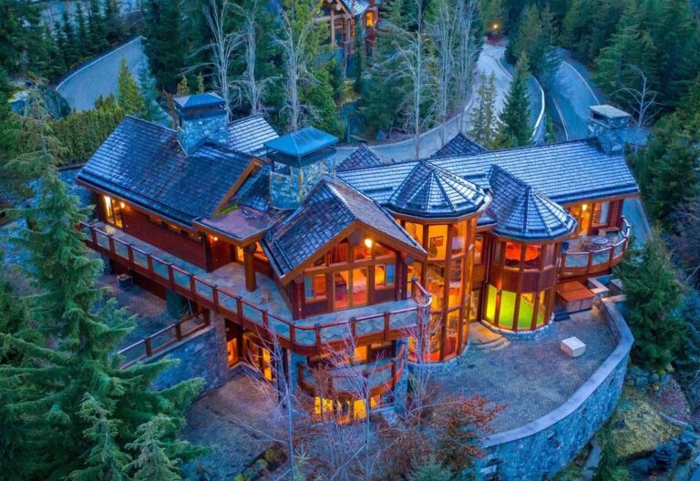 Mountain Majesty: A Ski-In/Ski-Out Retreat in Whistler asking for C$14,99 Million