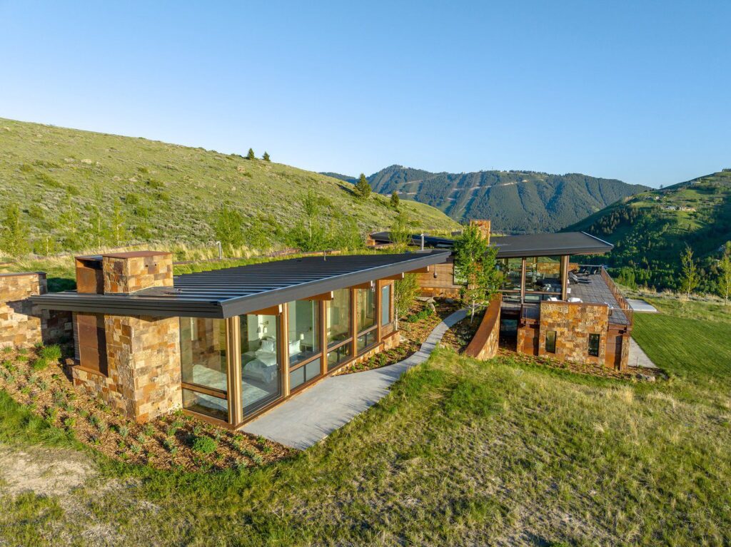 Ridge 52 House blends modern living & nature by Ward + Blake Architects