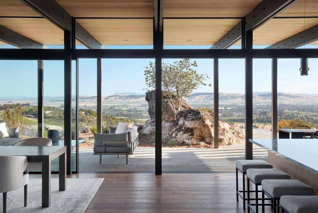 Sonoma Hilltop New Residence, Modern Living by Klopf Architecture