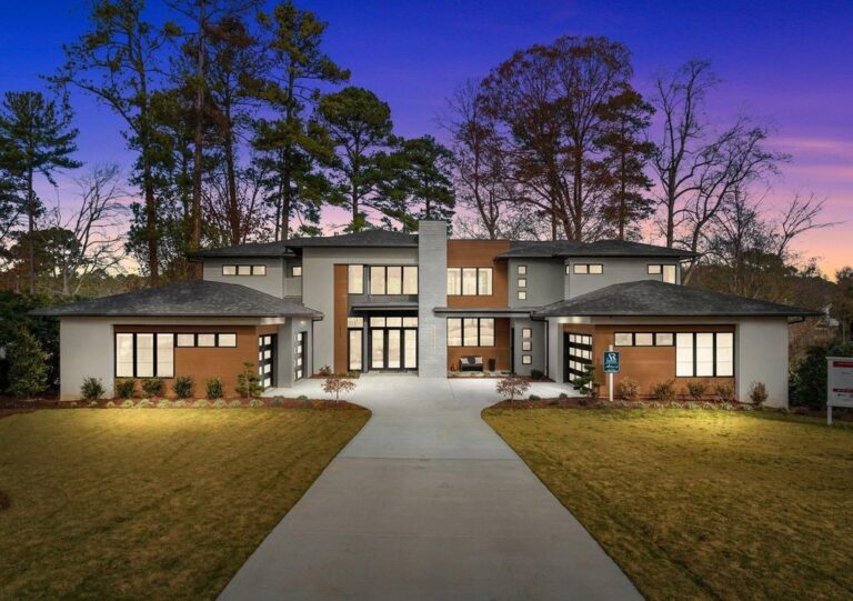 Sophisticated Elegance: A $5.5 Million Oasis with Modern Design and Breathtaking North Carolina Vistas