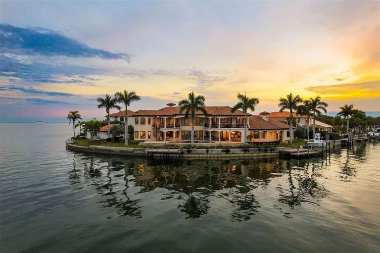 Spectacular $10 Million Waterfront Estate in Saint Petersburg’s Venetian Isles, Offering Unparalleled Luxury and Coastal Bliss