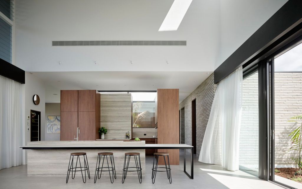 Stratum House, Marvel of Layered Elegance by Joe Adsett Architects
