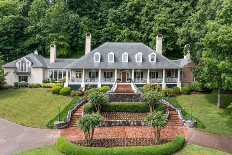 Timeless Opulence: $2,795 Million French Colonial Estate with Creole Flair and Magnificent Views in Tennessee
