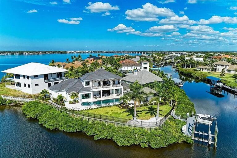 Unrivaled Elegance and Serenity: Discover the $4.5 Million Waterfront Estate, a Masterpiece at The Reserve in Bradenton