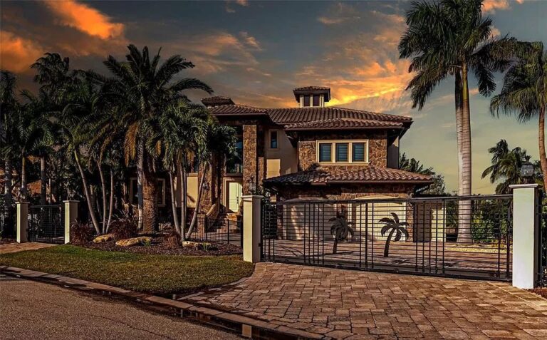$18 Million Sarasota Waterfront Estate, a 5-Bedroom Masterpiece with Smart Home Features