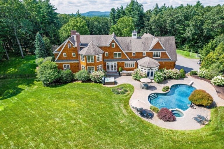 $4.3 Million Masterpiece: Architecturally Crafted Retreat in Massachusetts Awaits Your Discovery