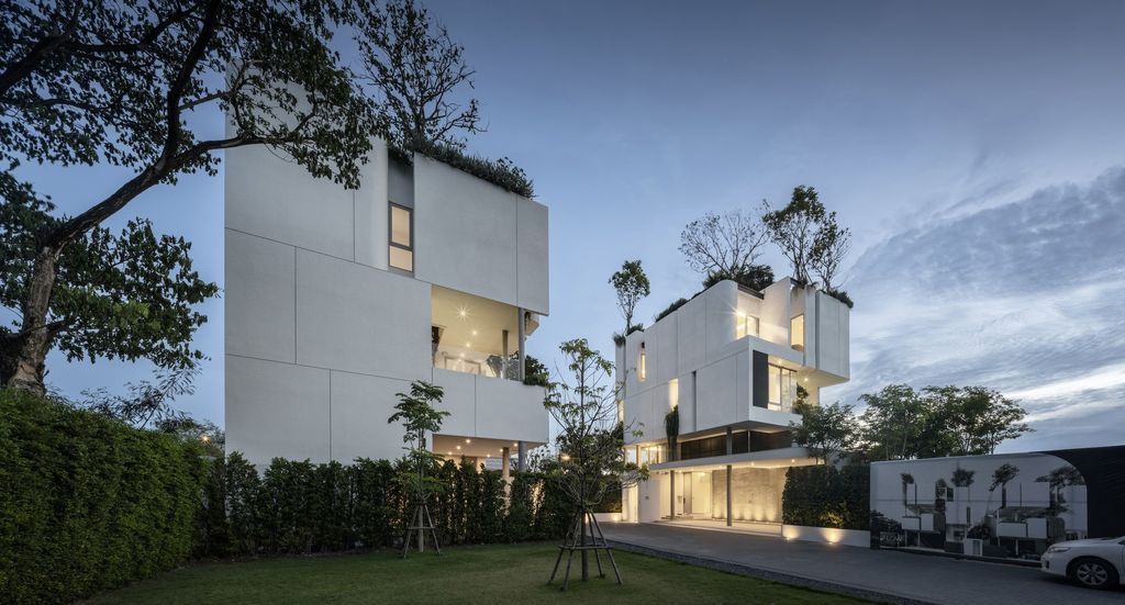 ARQ10 House, Vertical Modern Living by IDIN Architects