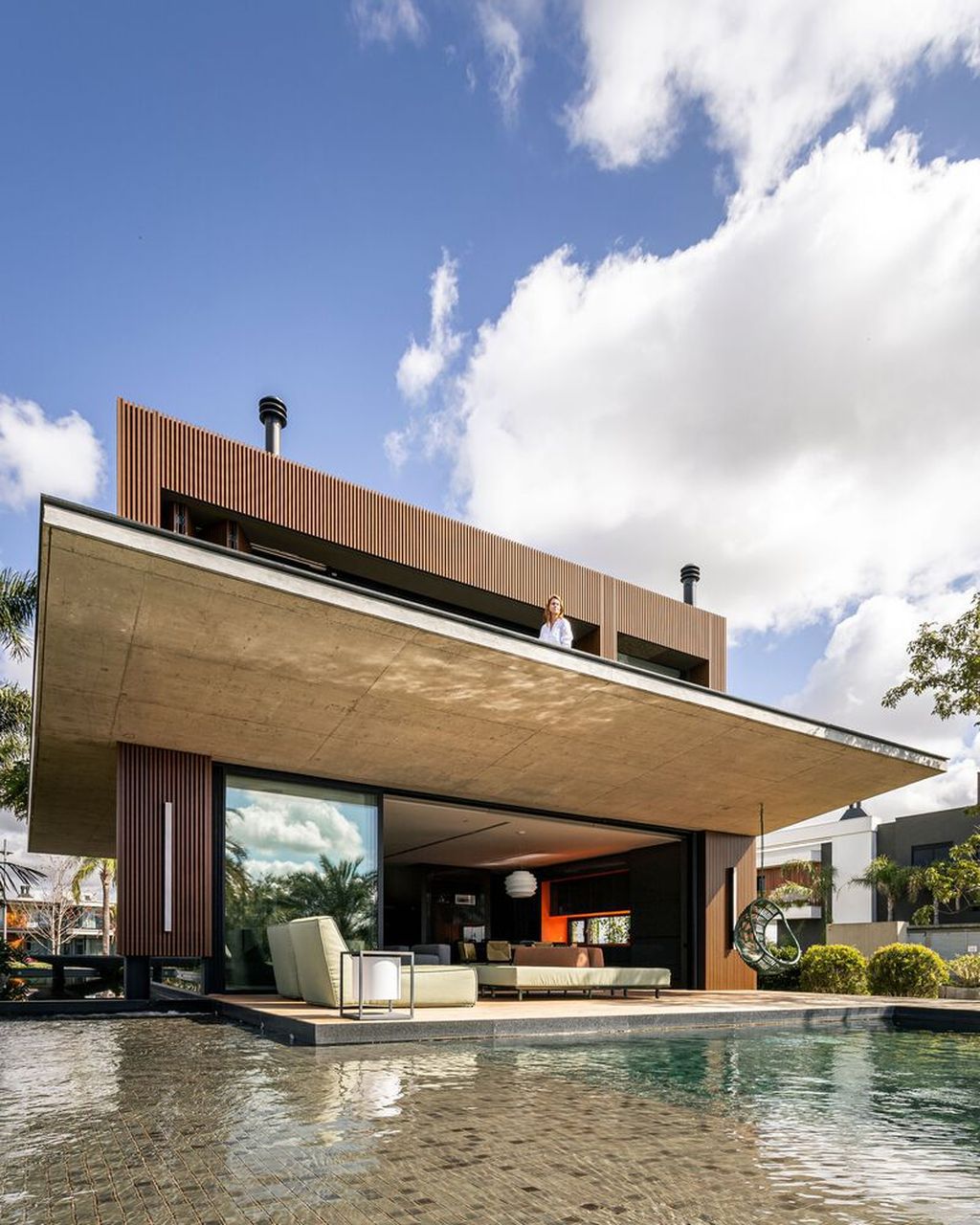 Água house, waterfront gem by Stemmer Rodrigues Architecture