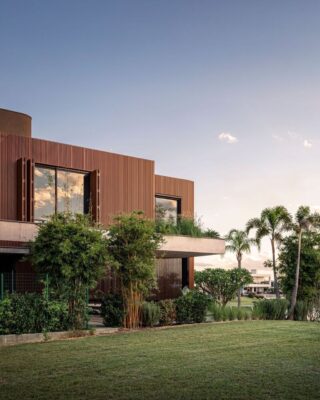 Água house, waterfront gem by Stemmer Rodrigues Architecture