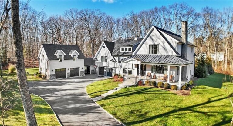 Exceptional Living in Every Season: Connecticut Home Offers Unmatched Comfort for $2.875 Million