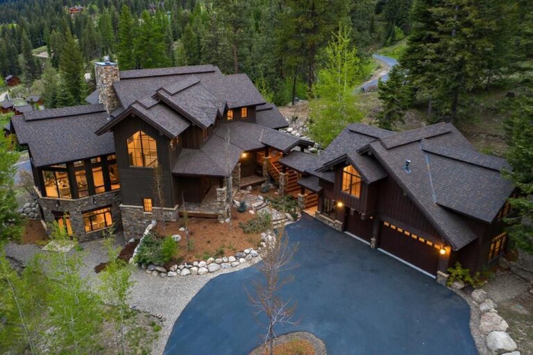 Idyllic Idaho Living: Custom-Built Estate with Breathtaking Panoramic Views Listed at $4.85 Million