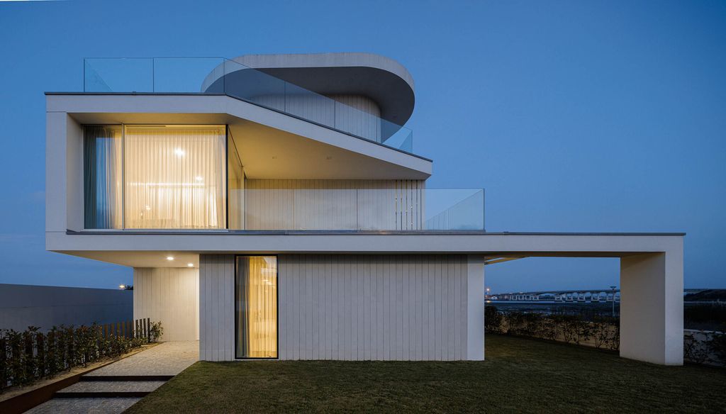 Moradia JD2, a Contemporary Beach House by Rui Rosmaninho