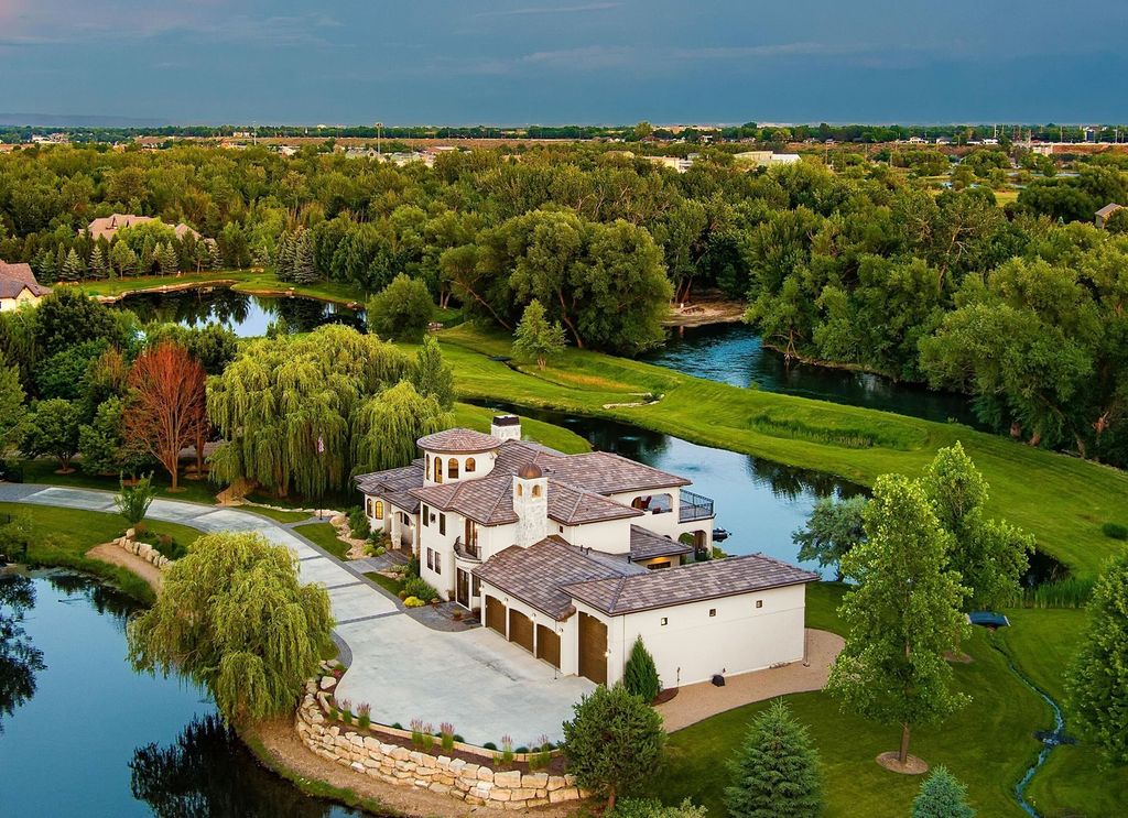 Natures Peace and Premium Water Frontage Define This Idaho Gem Listed at 4.995 Million 37