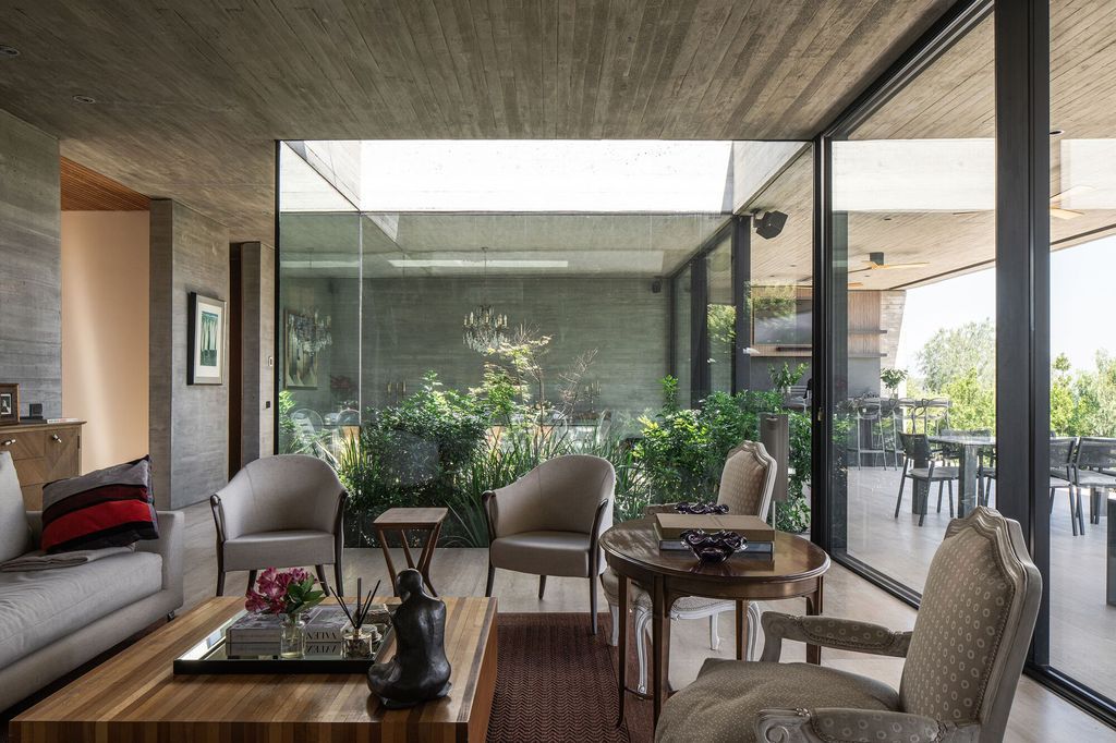 RU House, Elegant Home by Juan Carlos Sabbagh Arquitectos