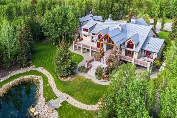 Secluded Splendor: Majestic Estate with Private Golf Course in Canada Hits the Market at C$13.95 Million