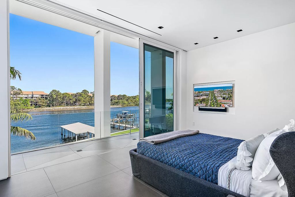 This Palm Beach Gardens estate epitomizes modern luxury along the Intracoastal waterway.