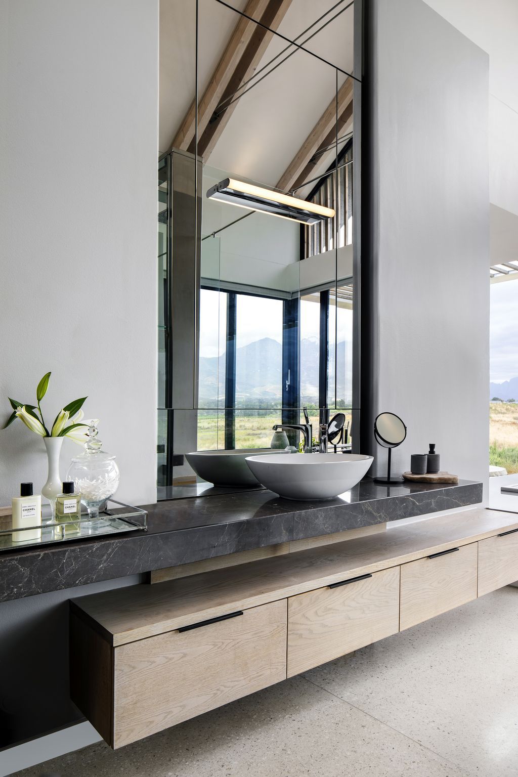 Winelands Villa, Contemporary Oasis in South Africa by ARRCC