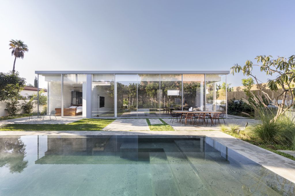 Z House, Zen Oasis in Urban Bustle, Israel by Milic Harel Architects