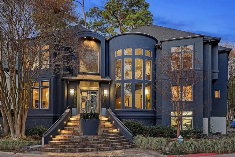 Architectural Extravaganza: Modern Beckons Home in Houston, Priced at $2,599,000