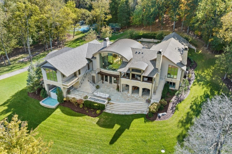 $10.5 Million Gated Modern Estate, Where Opulence and Comfort Converge in Tennessee