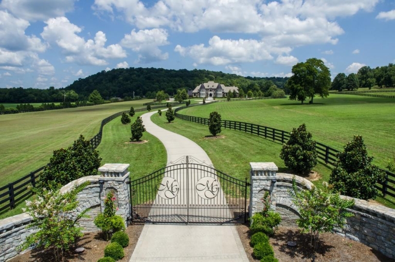 Stunning 20-acre Gated Estate with The Ultimate Amenities in Tennessee