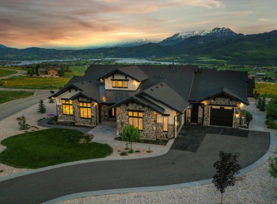 Luxurious Mountain Living at Its Finest: Custom Home in The Highlands, Utah for $3,250,000