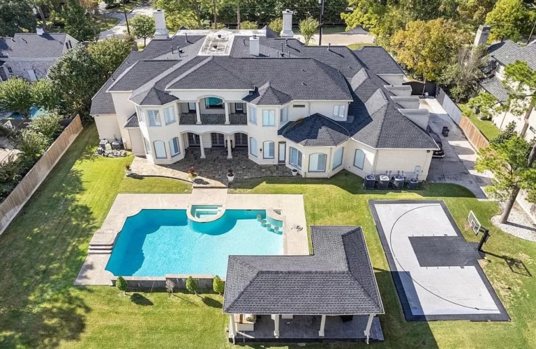 Step into Luxury: Enchanted Mansion in Houston with Resort-Style Living, Yours for $4,299,900