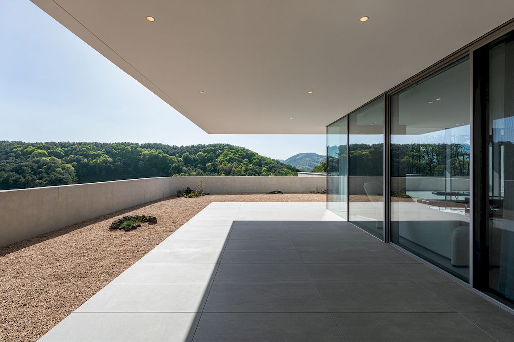 A Weekend House, a Tranquil Escape by Architecture Lab Boum