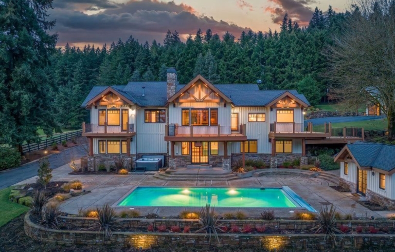 A private Northwest lodge-style resort in Oregon seeking $2.695 million