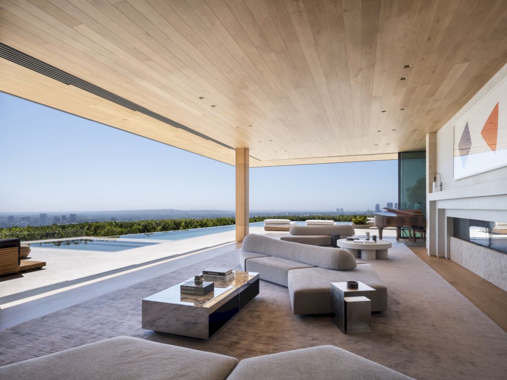 Aria House with Panoramic Views by McClean Design