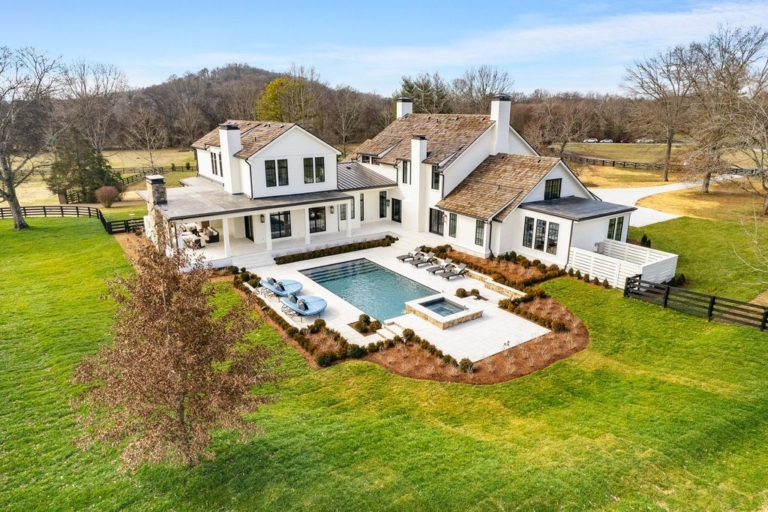 Exquisite Family Compound in Tennessee Listed at $8,45 Million