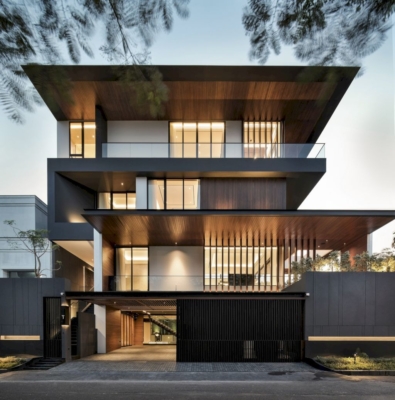 R+J House, Contemporary Art Haven by DP+HS Architects