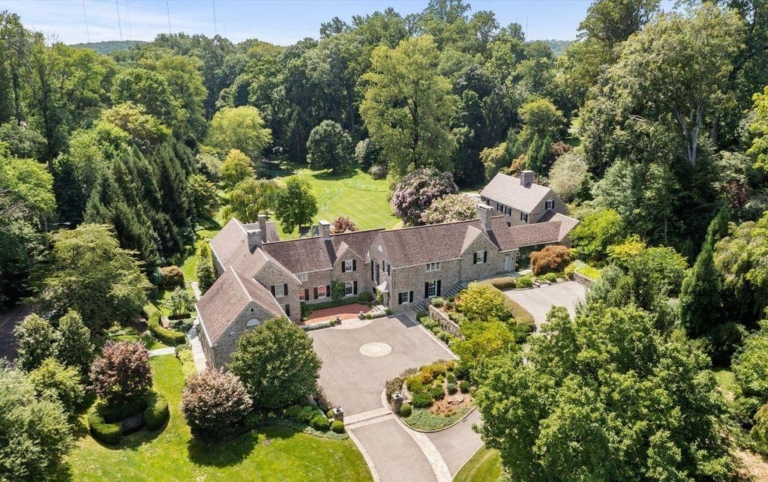 The 200-Year Legacy of Elegance and Innovation in Pennsylvania’s Stone Home Offered at $8,495 Million