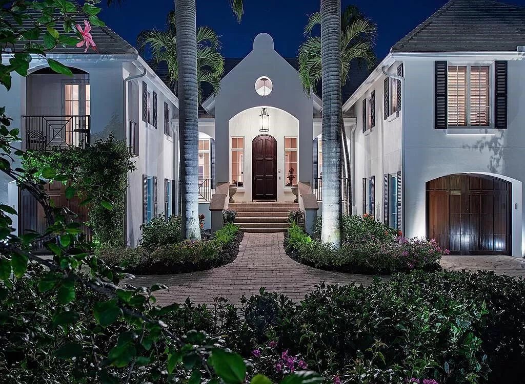Welcome to 1750 4th St S, Naples, FL 34102, where coastal luxury meets unbeatable convenience just 4 blocks from the beach and 3rd St.
