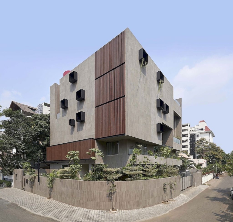 VAYU House, tradition and innovation by The Grid Architects