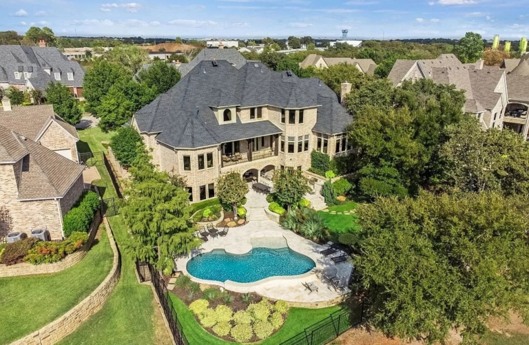 Affluence Living: Exquisite 5-Beds Home in Southlake Overlooking Timarron Golf Course Offered at $3.475M