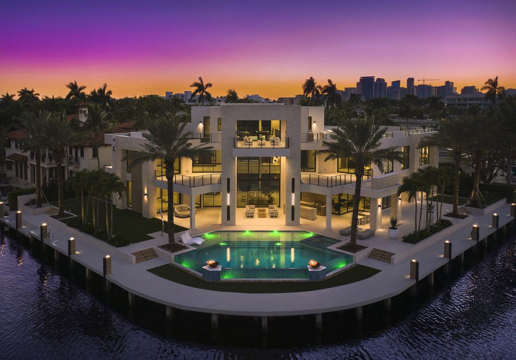 200 Fiesta Way Home in Fort Lauderdale, Florida.  Experience unparalleled luxury living in this stunning coastal modern residence offering breathtaking views and 258+/- ft of protected deep water dockage. 