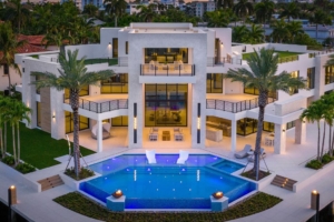 Luxurious Coastal Modern Residence with Deep Water Dockage in Fort Lauderdale, Florida